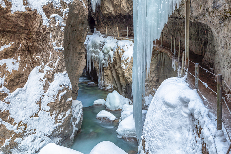 partnach_gorge_winter.jpg