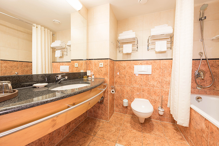 ELR_rooms_bathroom