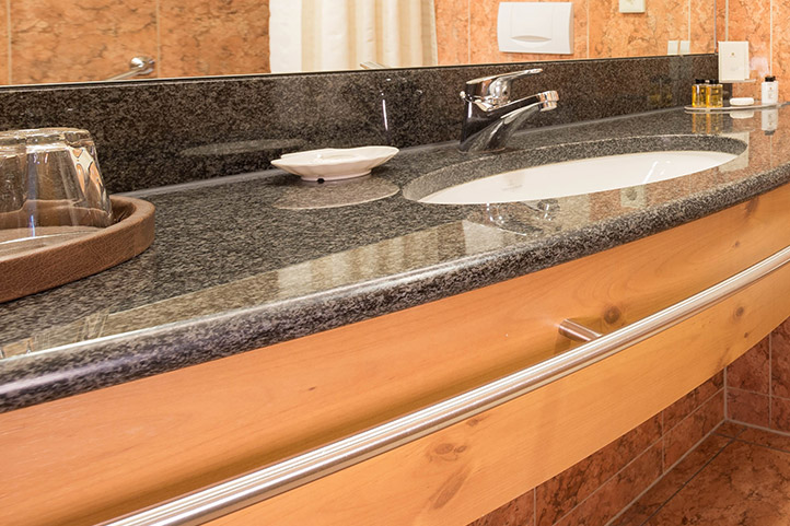 ELR_rooms_bathroom